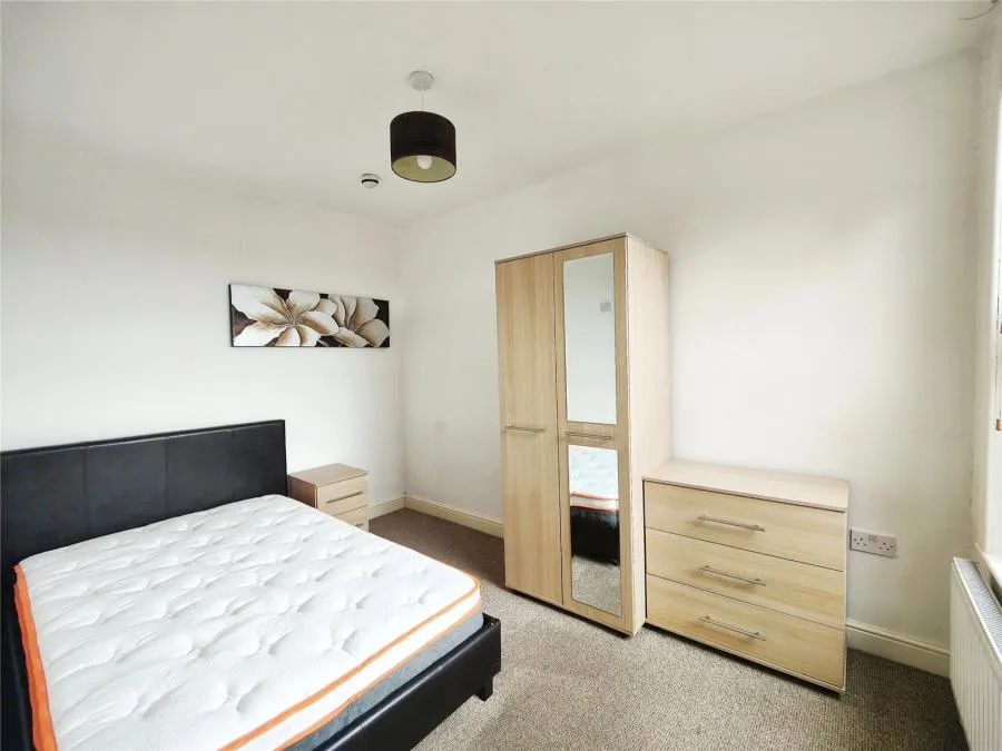 Rothersthorpe Road, Northampton, NN4, photo 8