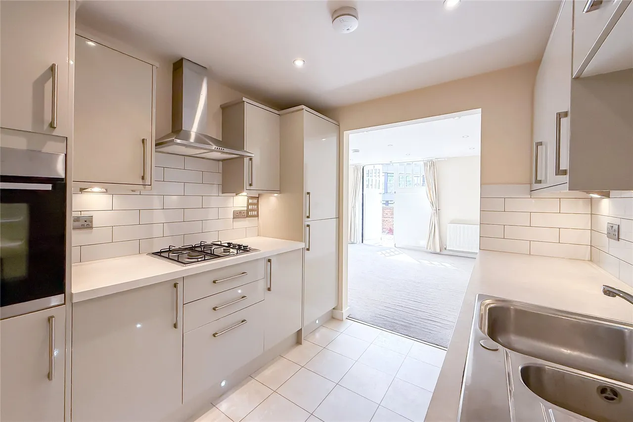 St. Peters Road, St. Albans, Hertfordshire, AL1 3RU, photo 3