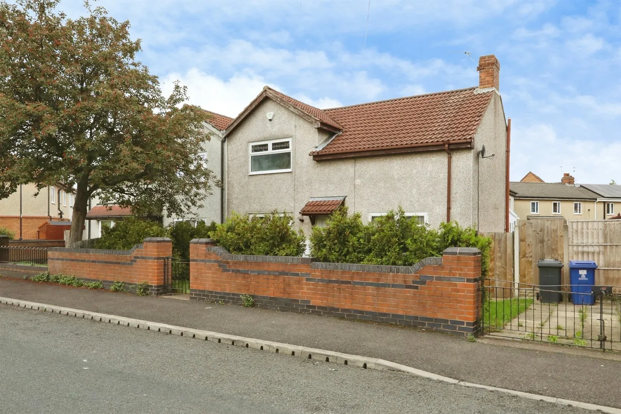 3 bed house for sale, Princess Avenue, Stainforth, DN7