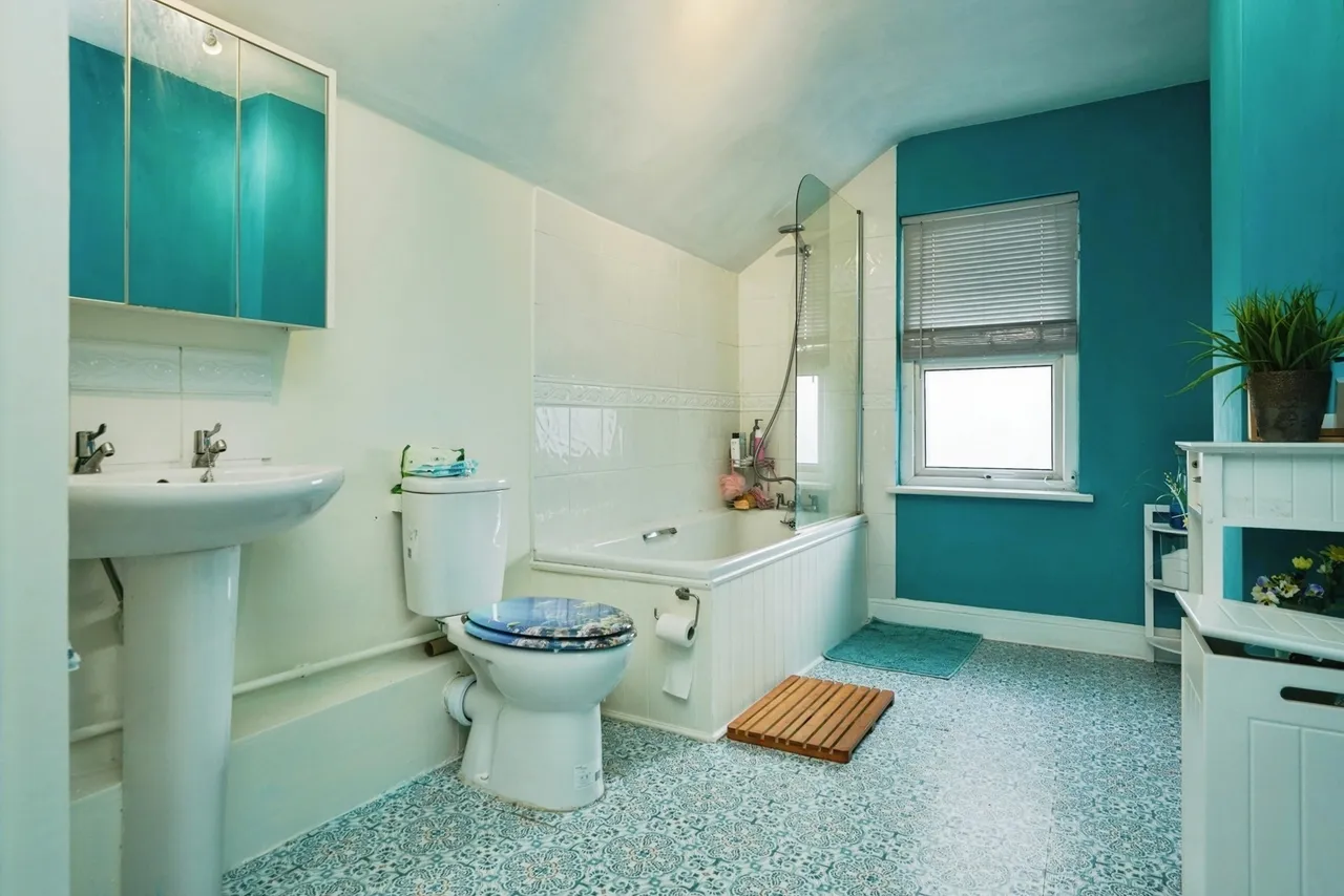 Painswick Road, Gloucester, Gloucestershire, GL4, photo 11