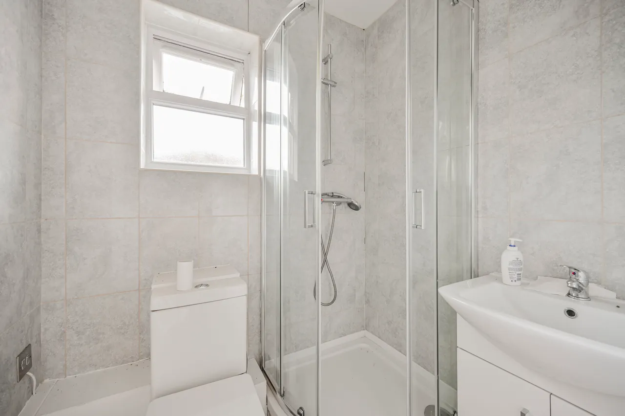 174 Westward Road, London, photo 11
