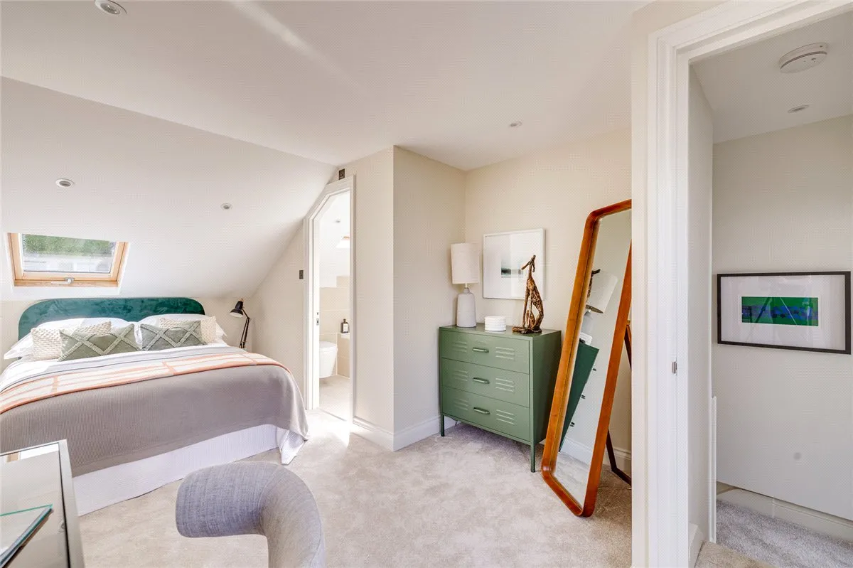 Standen Road, London, SW18, photo 10