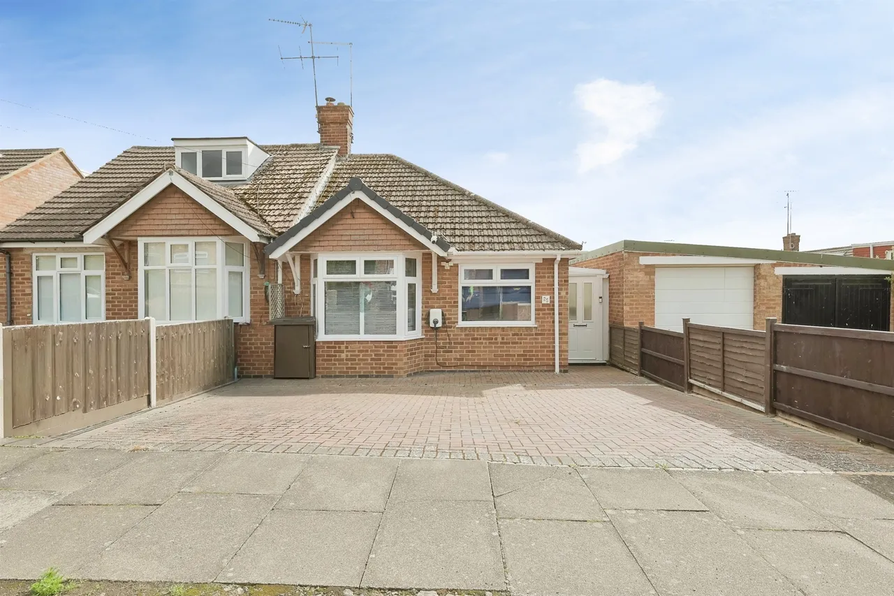 2 bed house for sale — Templar Drive, Northampton
