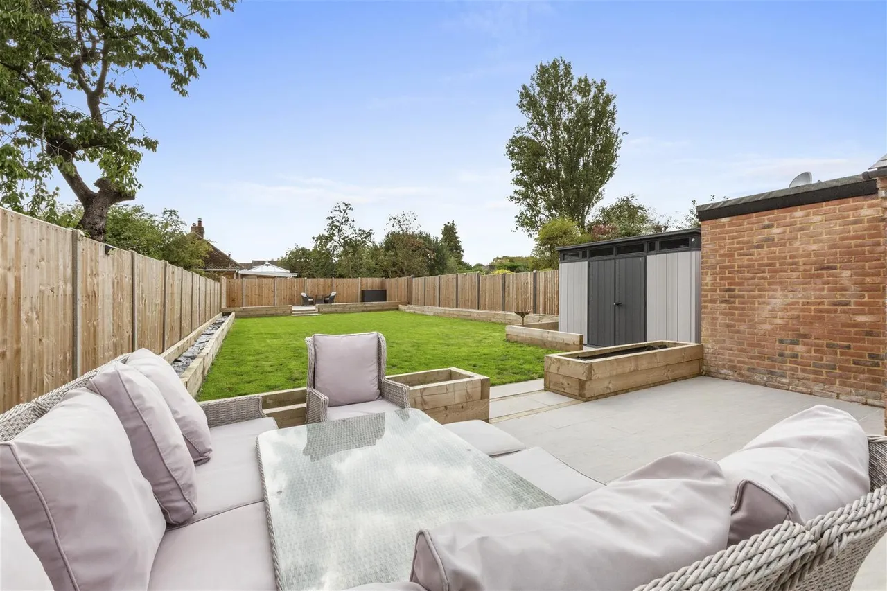 Beech Tree Road, Holmer Green, HP15, photo 9