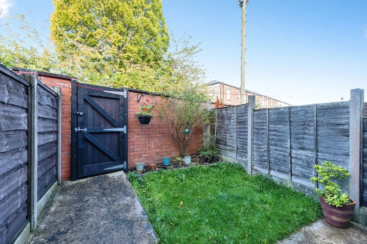 Fairy Street, Bury, BL8, photo 3