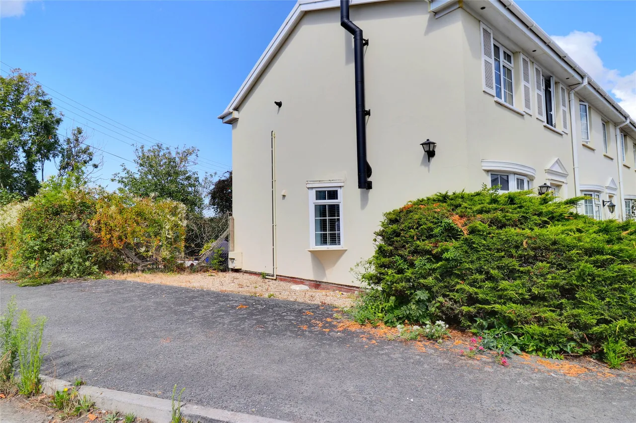 Manor Close, Wrafton, EX33, photo 15