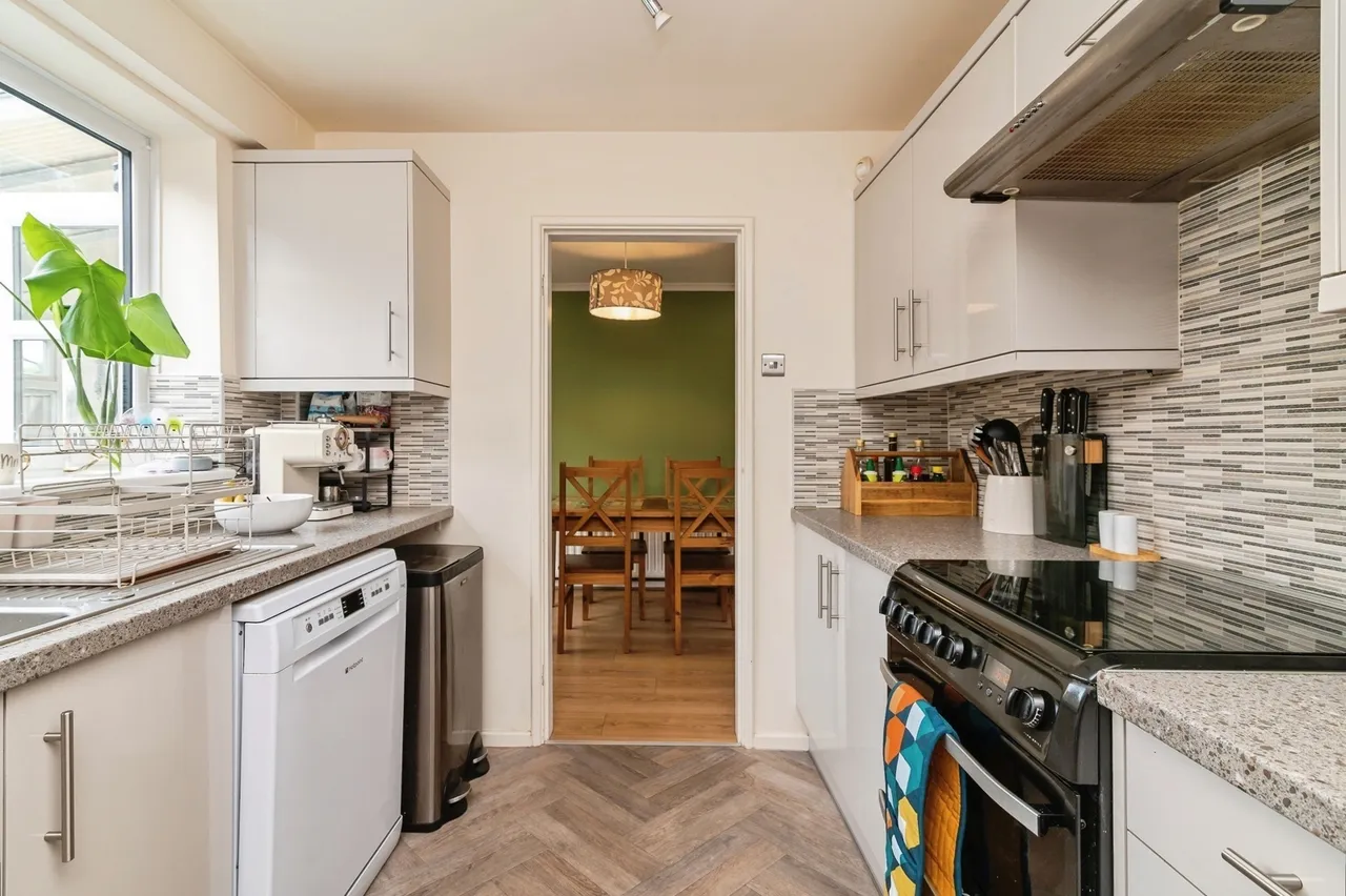 County Road, Gedling, NG4, photo 8