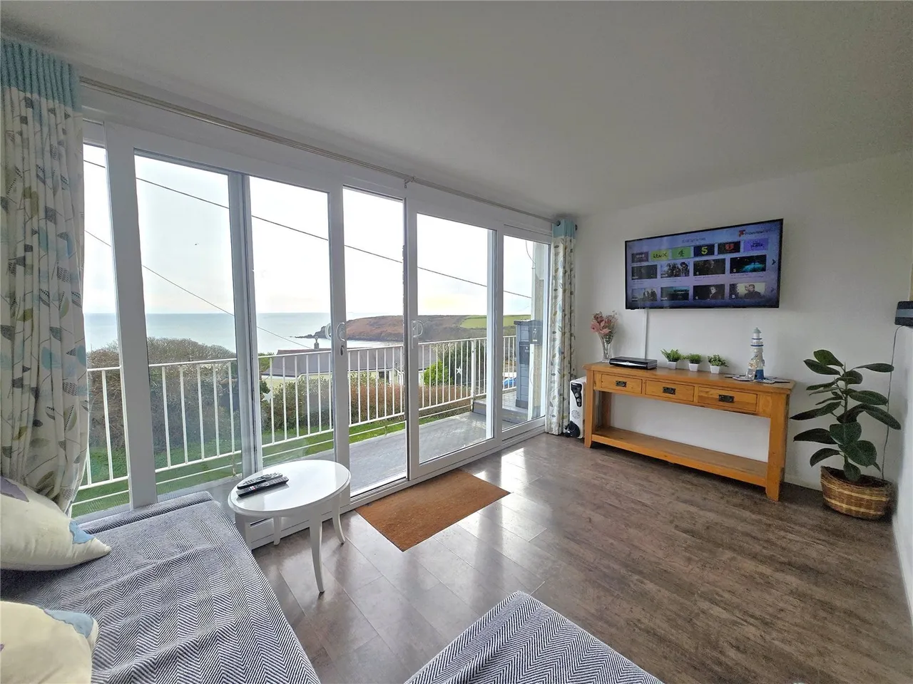 Devon Court, Freshwater East, SA71, photo 5