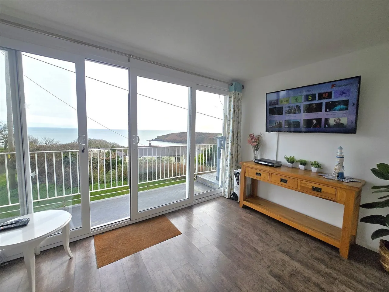 Devon Court, Freshwater East, SA71, photo 3