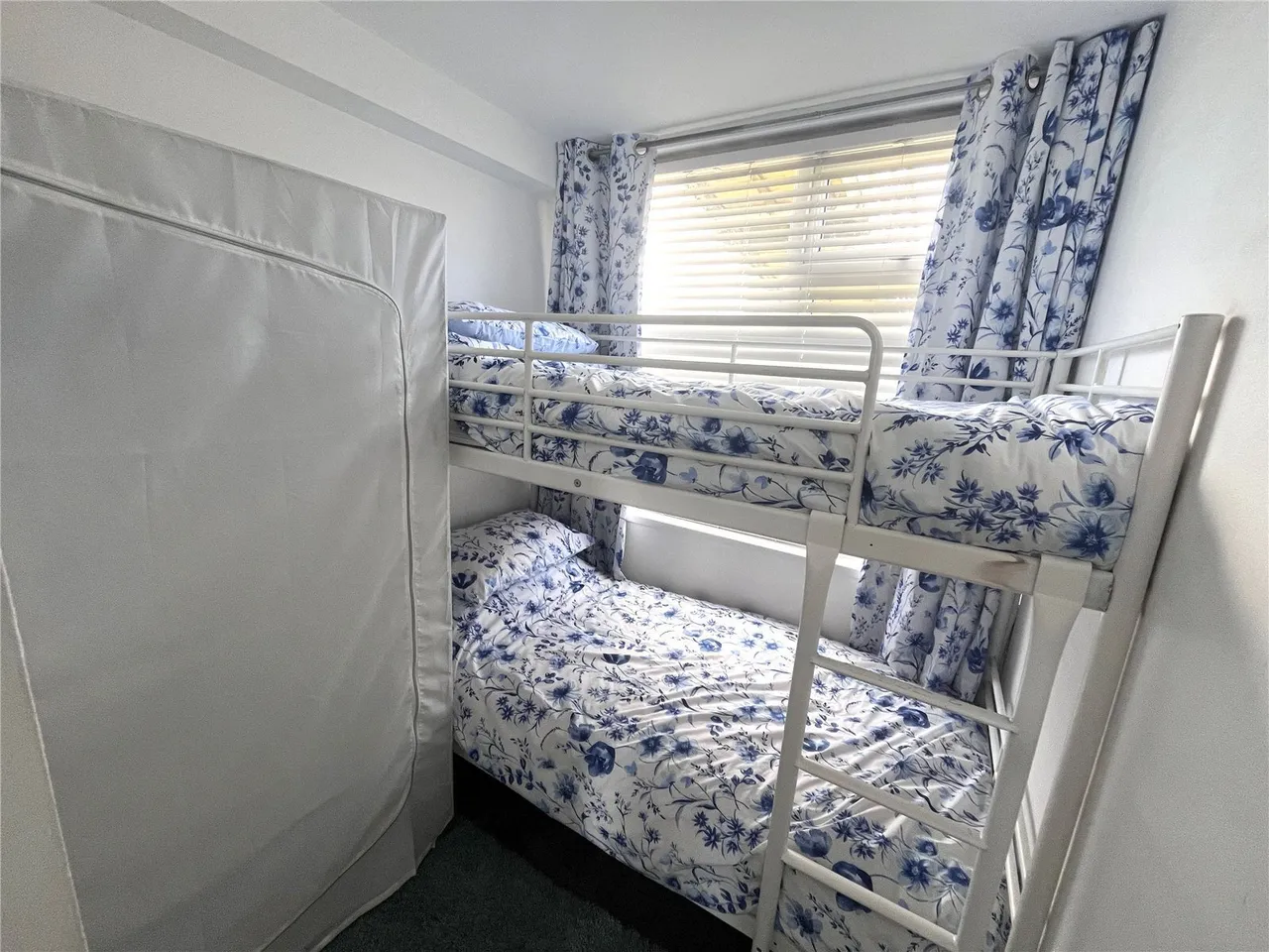 Devon Court, Freshwater East, SA71, photo 8