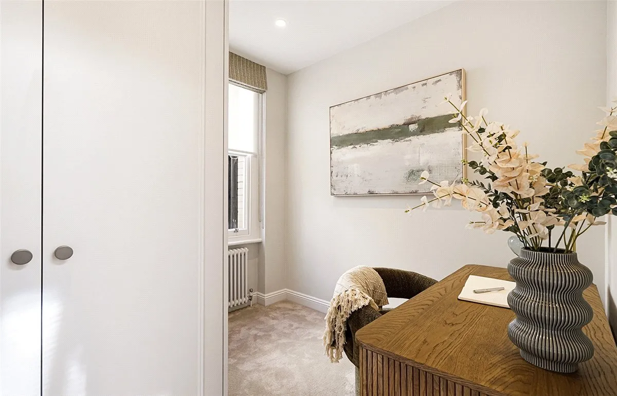 Gloucester Road, SW7, photo 5