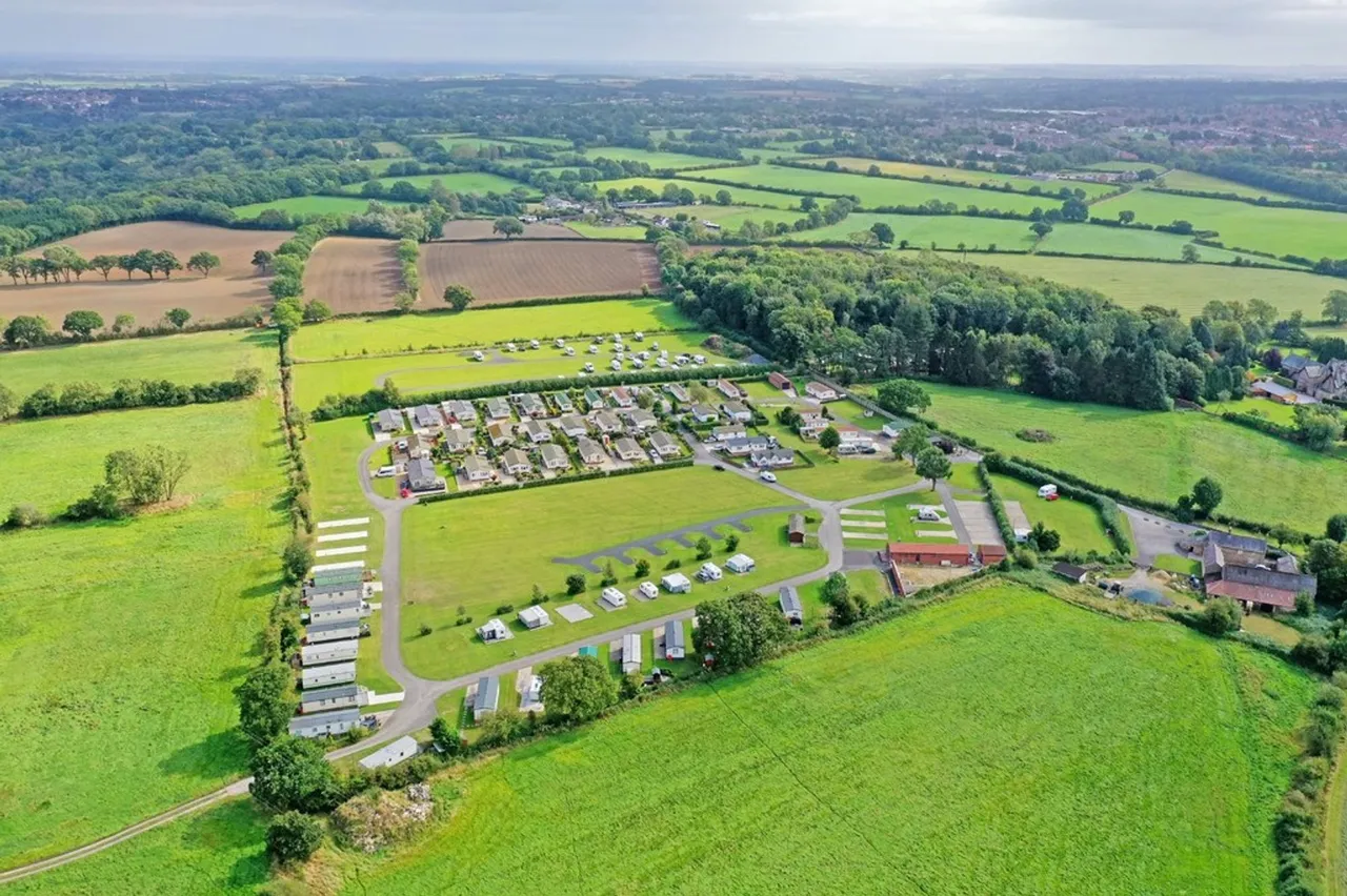 Caravan Site Bilton Lane, Harrogate, HG1, photo 2