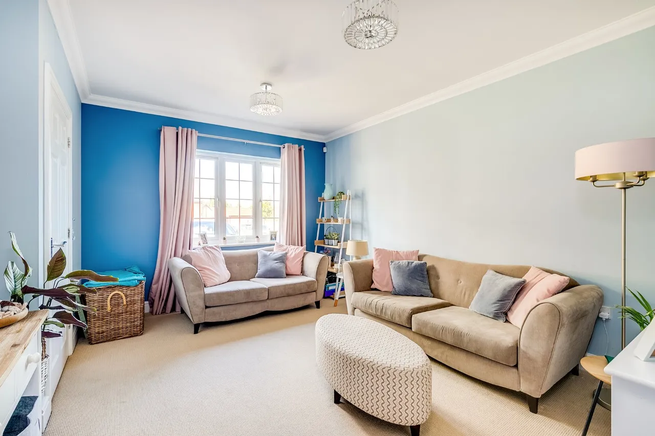 Pembridge Gardens, Bragbury End, SG2, photo 4
