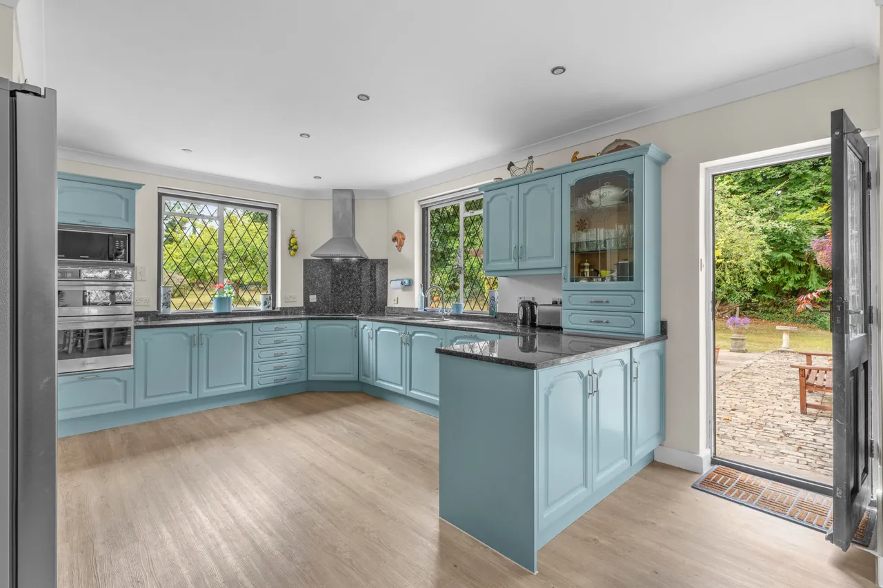 Aylesbury Road, Askett, HP27, photo 4
