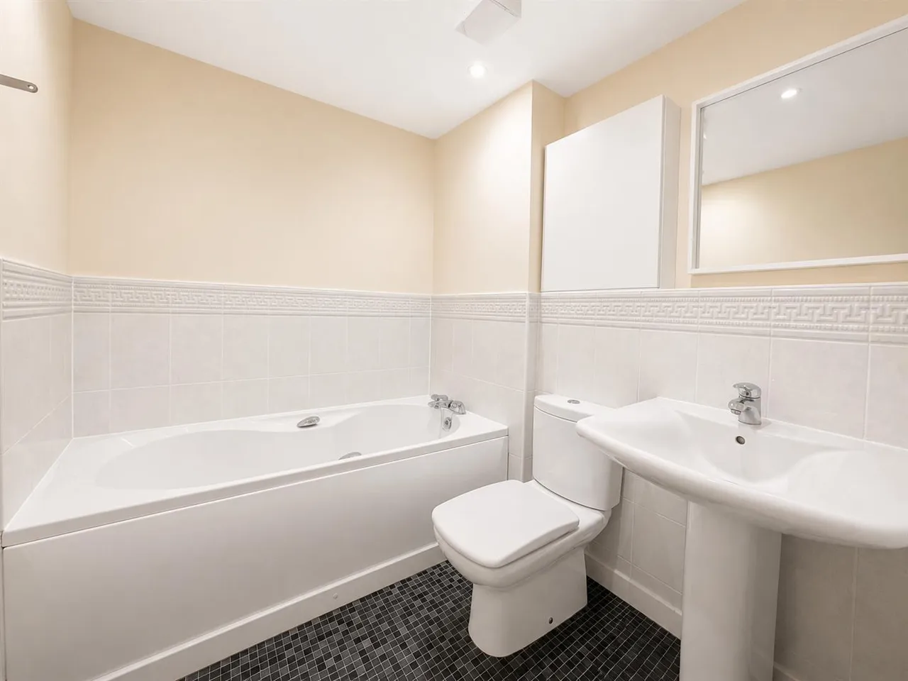 Russell Place, Sale, M33, photo 7