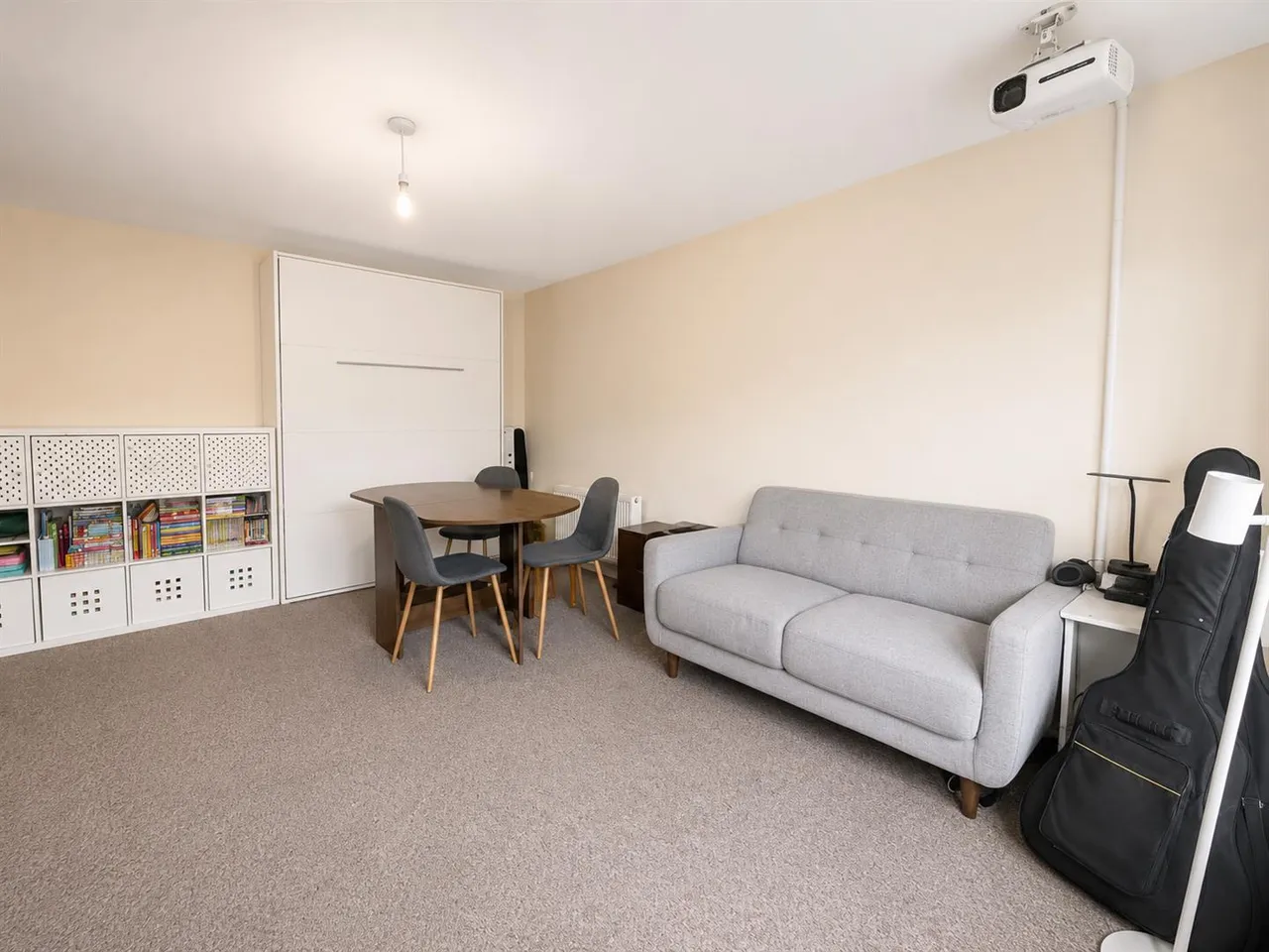 Russell Place, Sale, M33, photo 3