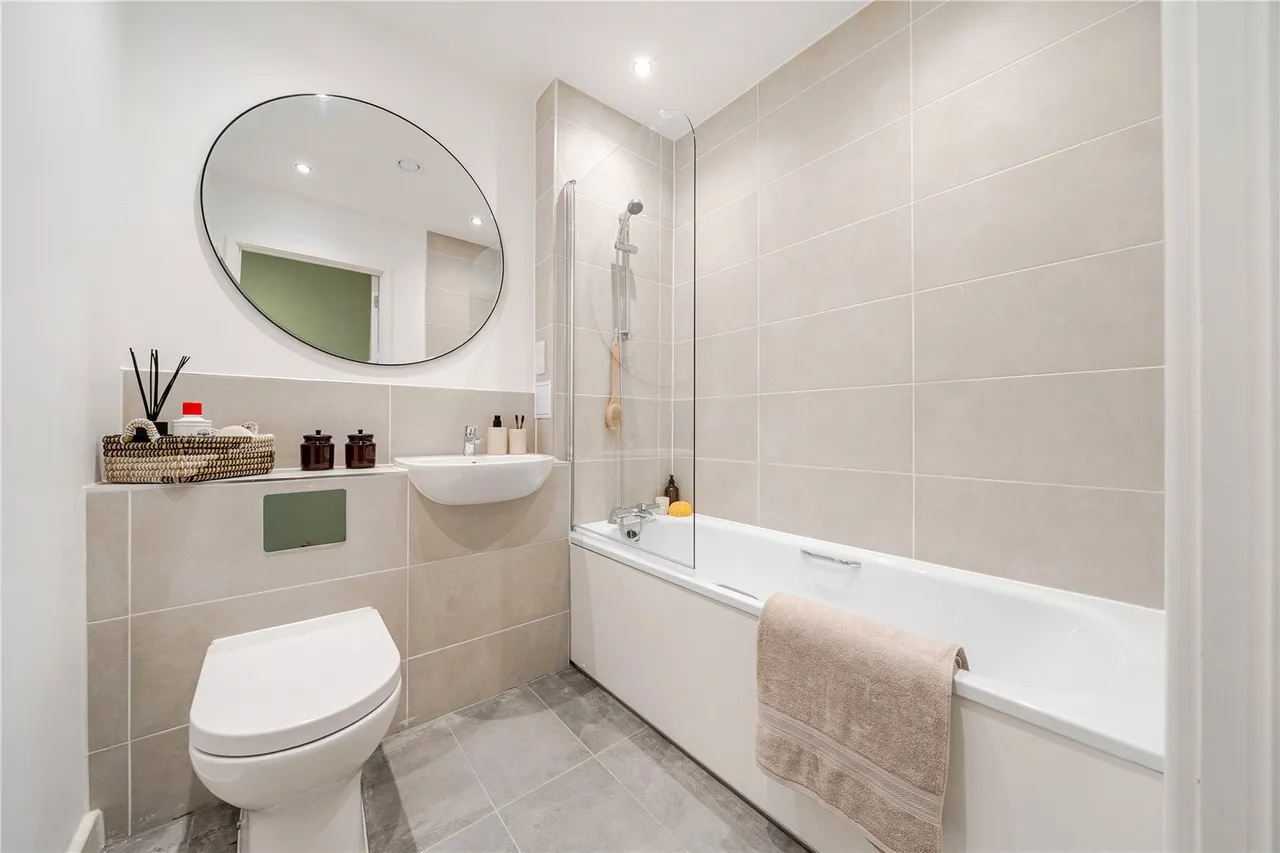West Street, DA8, photo 6