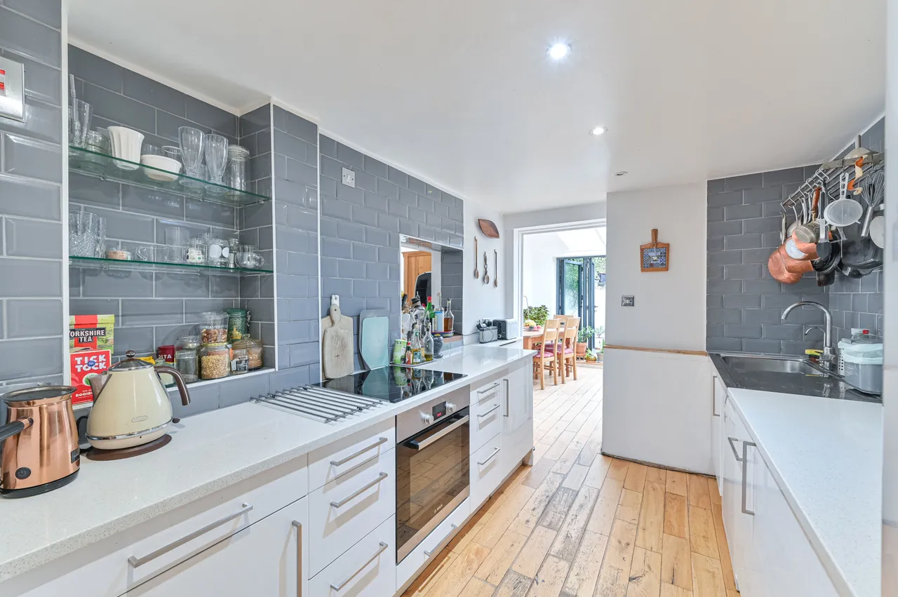 17 Shakespeare Road, London, photo 2