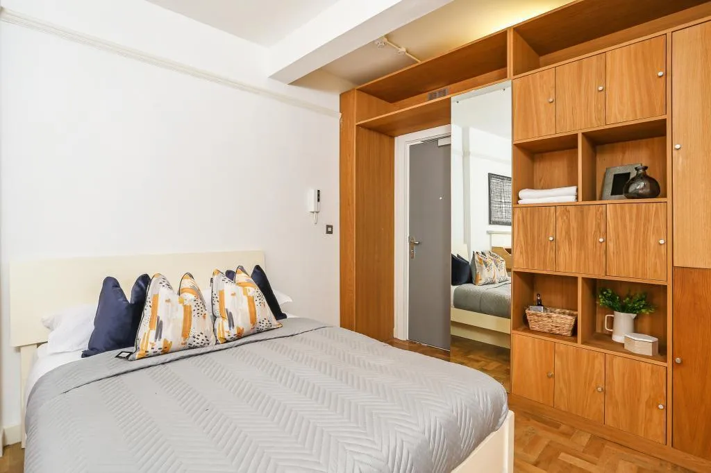 property to rent, Udall Street, London, SW1P