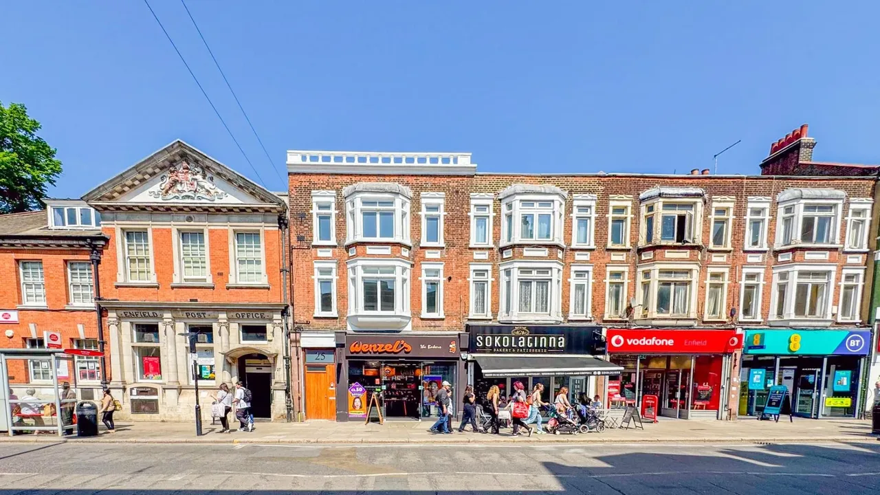 2 bed flat to rent, Church Street, Enfield, EN2