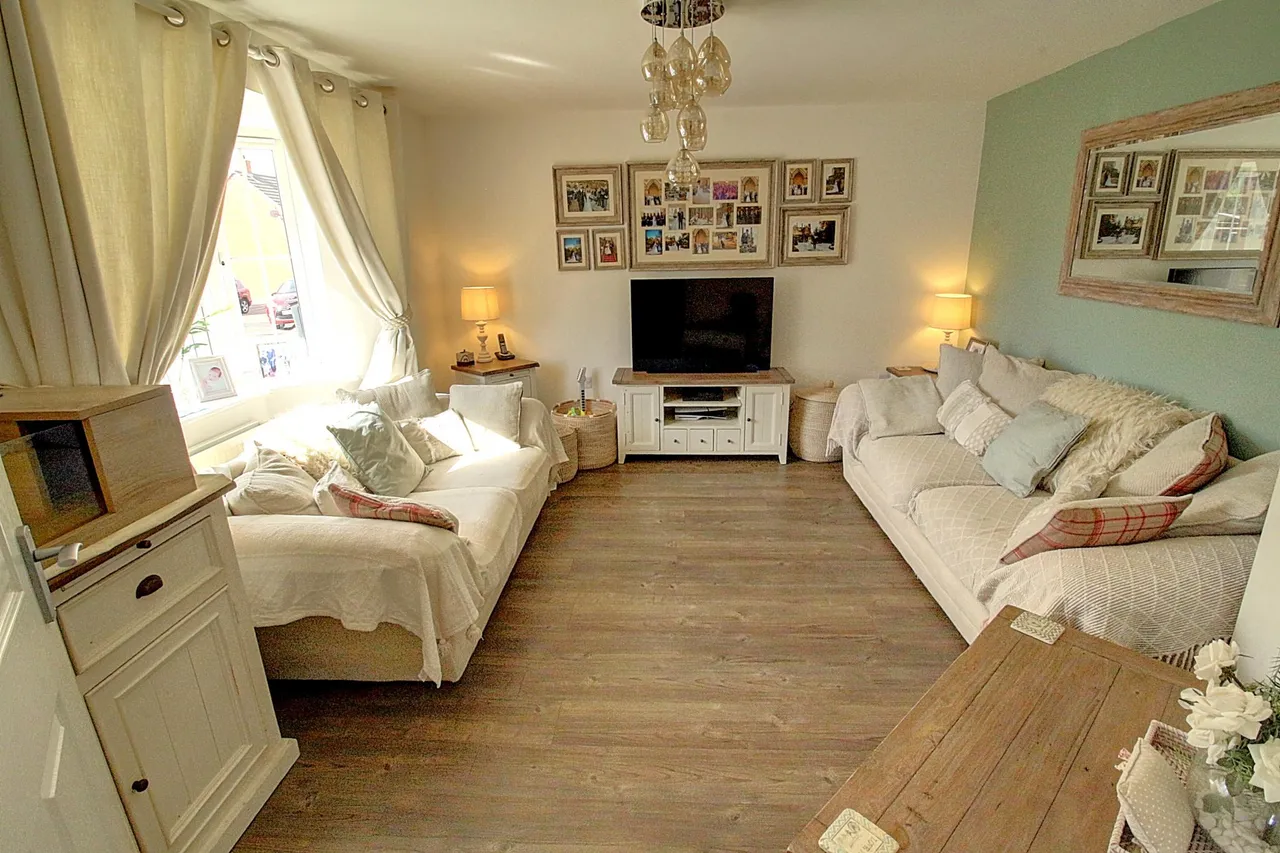 Cardinal Drive, Burbage, LE10, photo 2