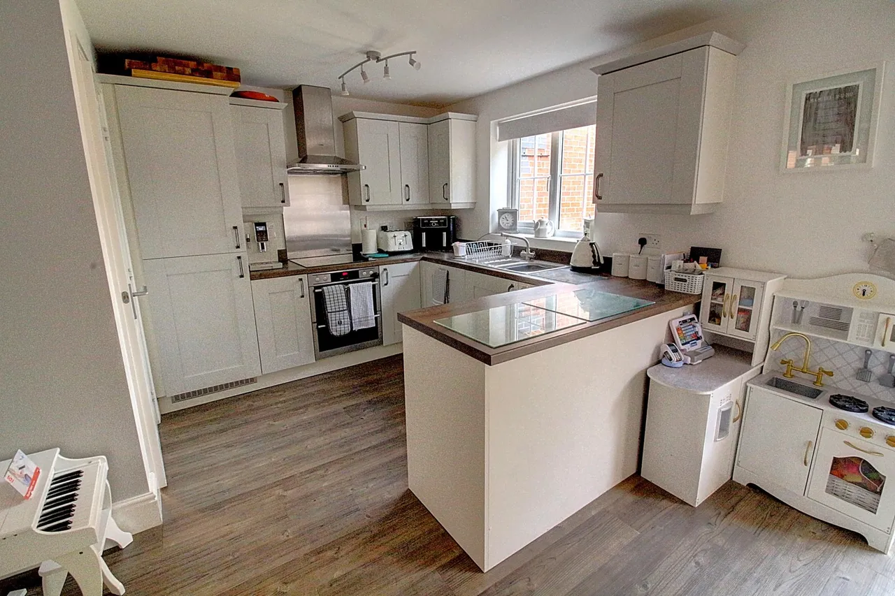 Cardinal Drive, Burbage, LE10, photo 7