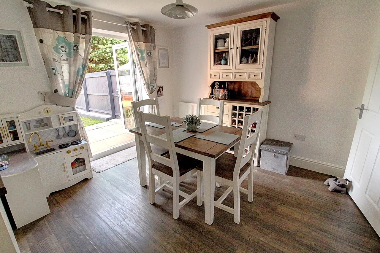 Cardinal Drive, Burbage, LE10, photo 8