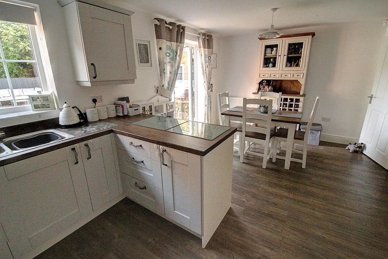 Cardinal Drive, Burbage, LE10, photo 9