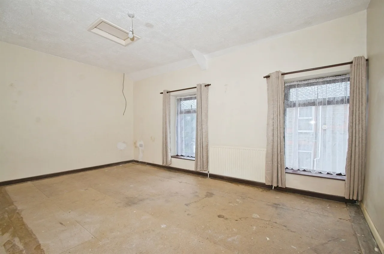 Caerau Road, Maesteg, CF34, photo 6