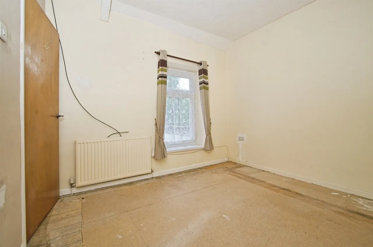 Caerau Road, Maesteg, CF34, photo 8