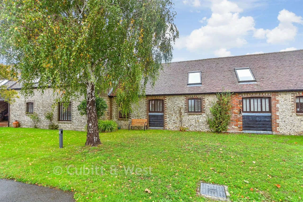 2 bed chalet for sale, Saxon Meadow, Tangmere, PO20