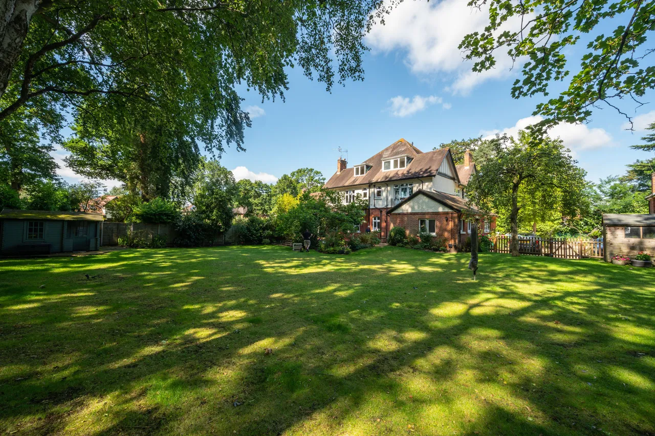 Woking, GU22, photo 19