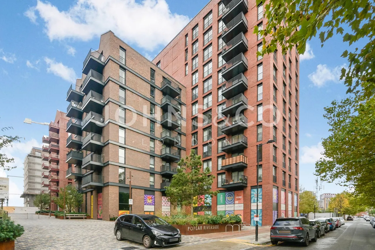 Iris House, Heron Wharf, E14, photo 3