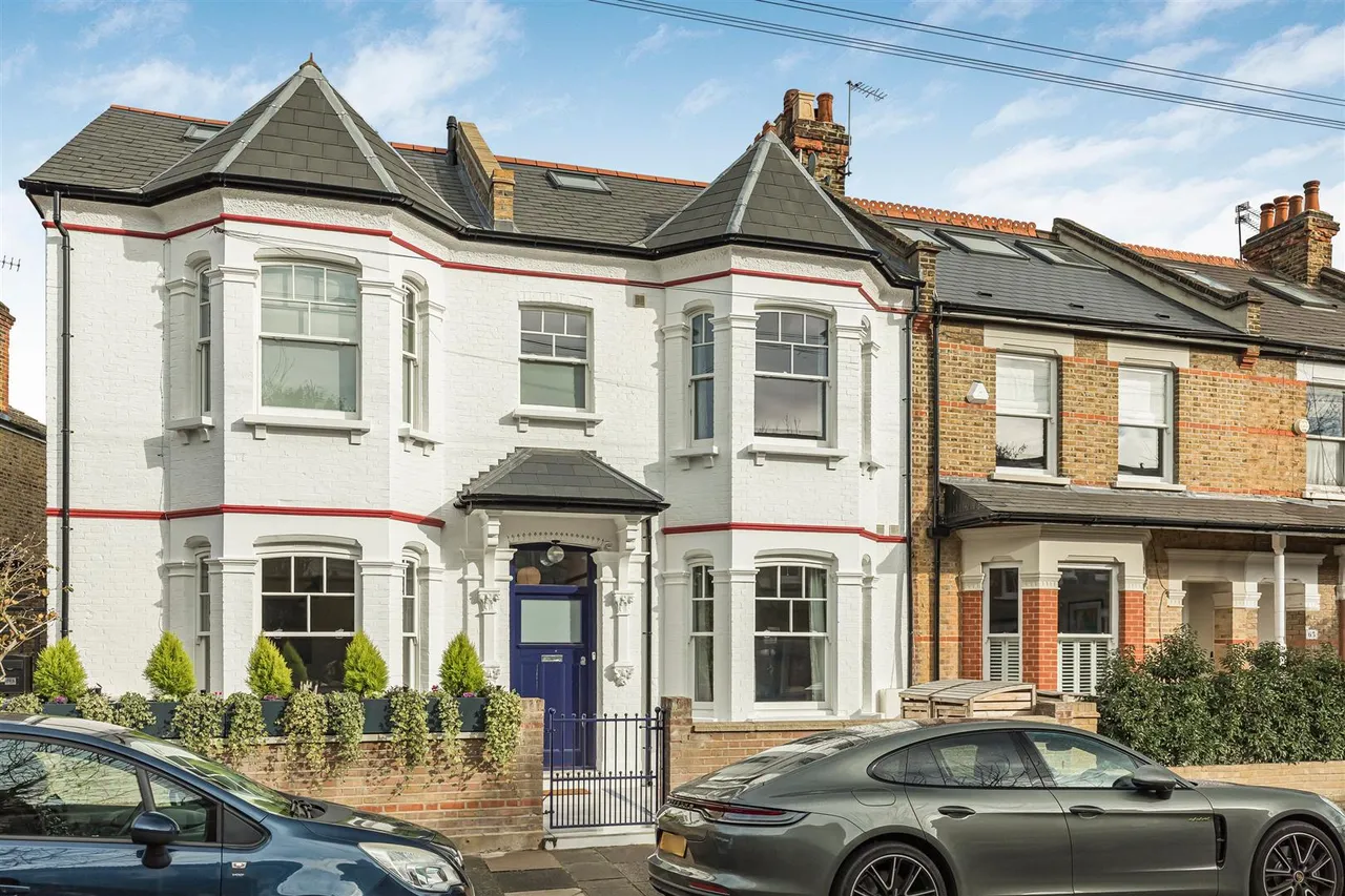 4 bed house to rent, Cleveland Gardens, Barnes, SW13