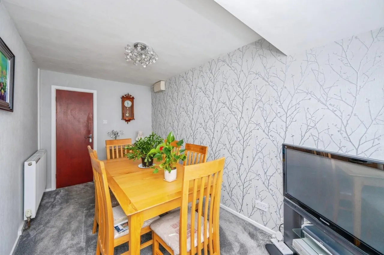 Torc Avenue, Tamworth, B77, photo 9