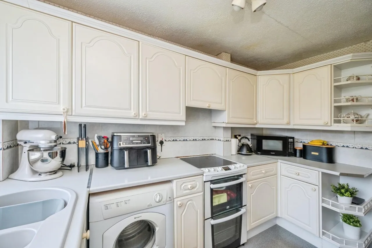 Torc Avenue, Tamworth, B77, photo 8