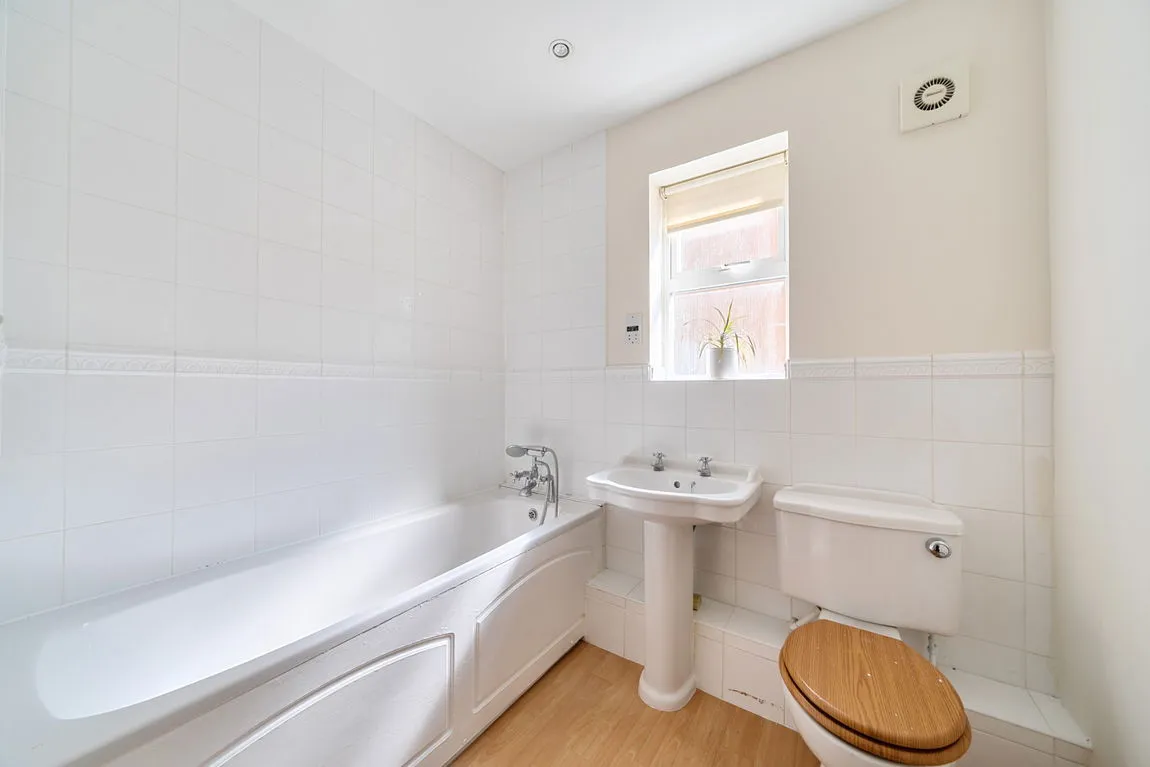 Stirling Avenue, Pinner, HA5, photo 15