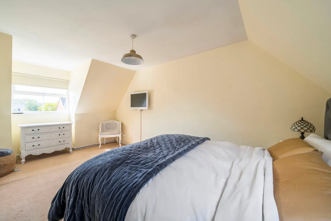 Stirling Avenue, Pinner, HA5, photo 13