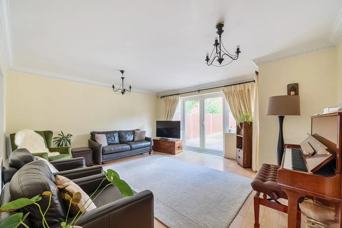 Stirling Avenue, Pinner, HA5, photo 4