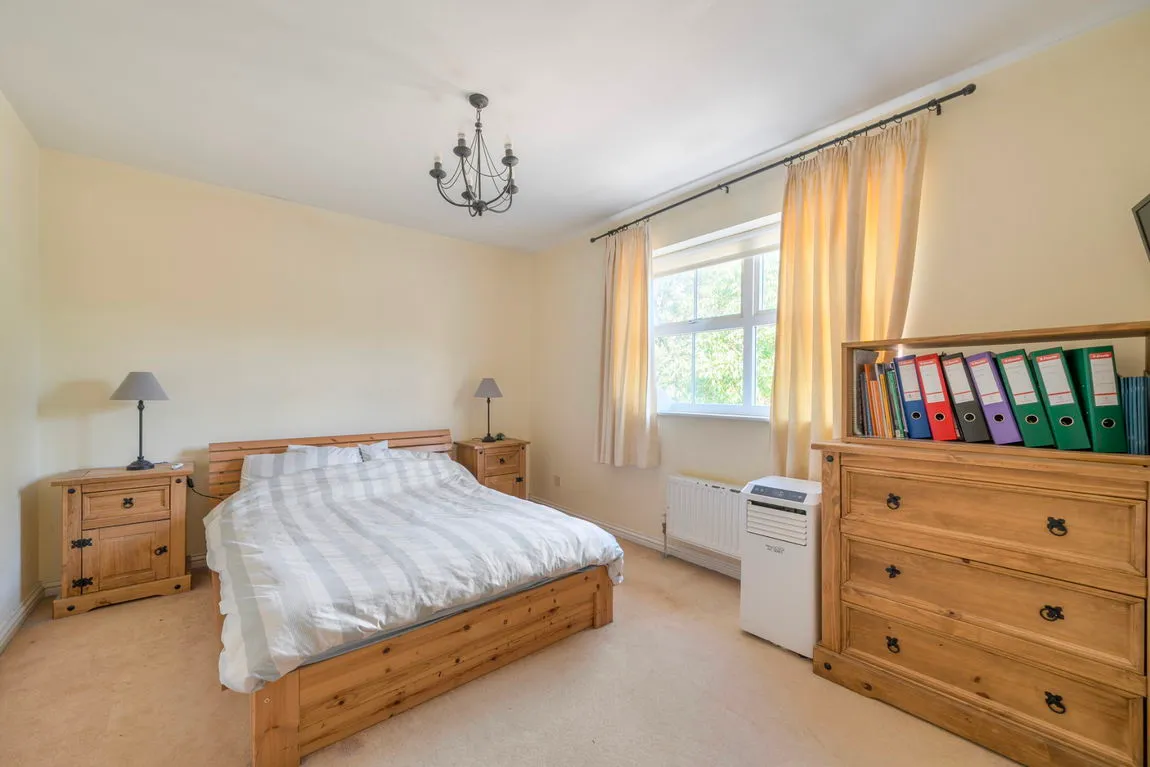 Stirling Avenue, Pinner, HA5, photo 10