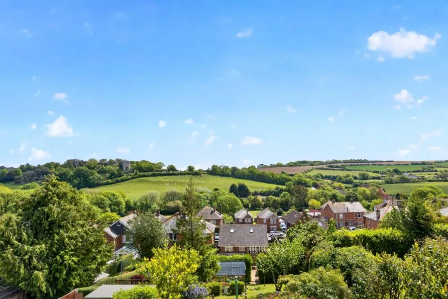 Nodgham Lane, Newport, PO30, photo 2