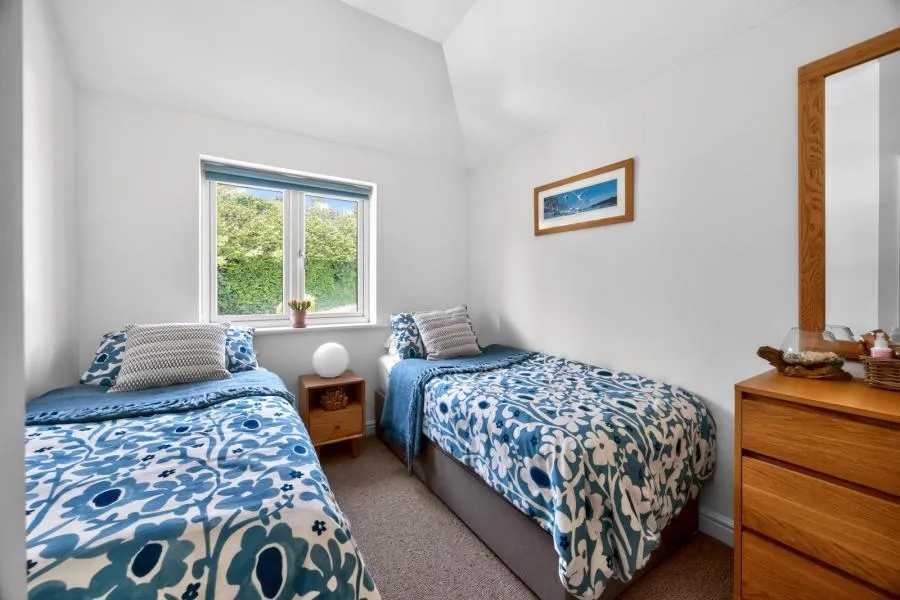 Nodgham Lane, Newport, PO30, photo 8