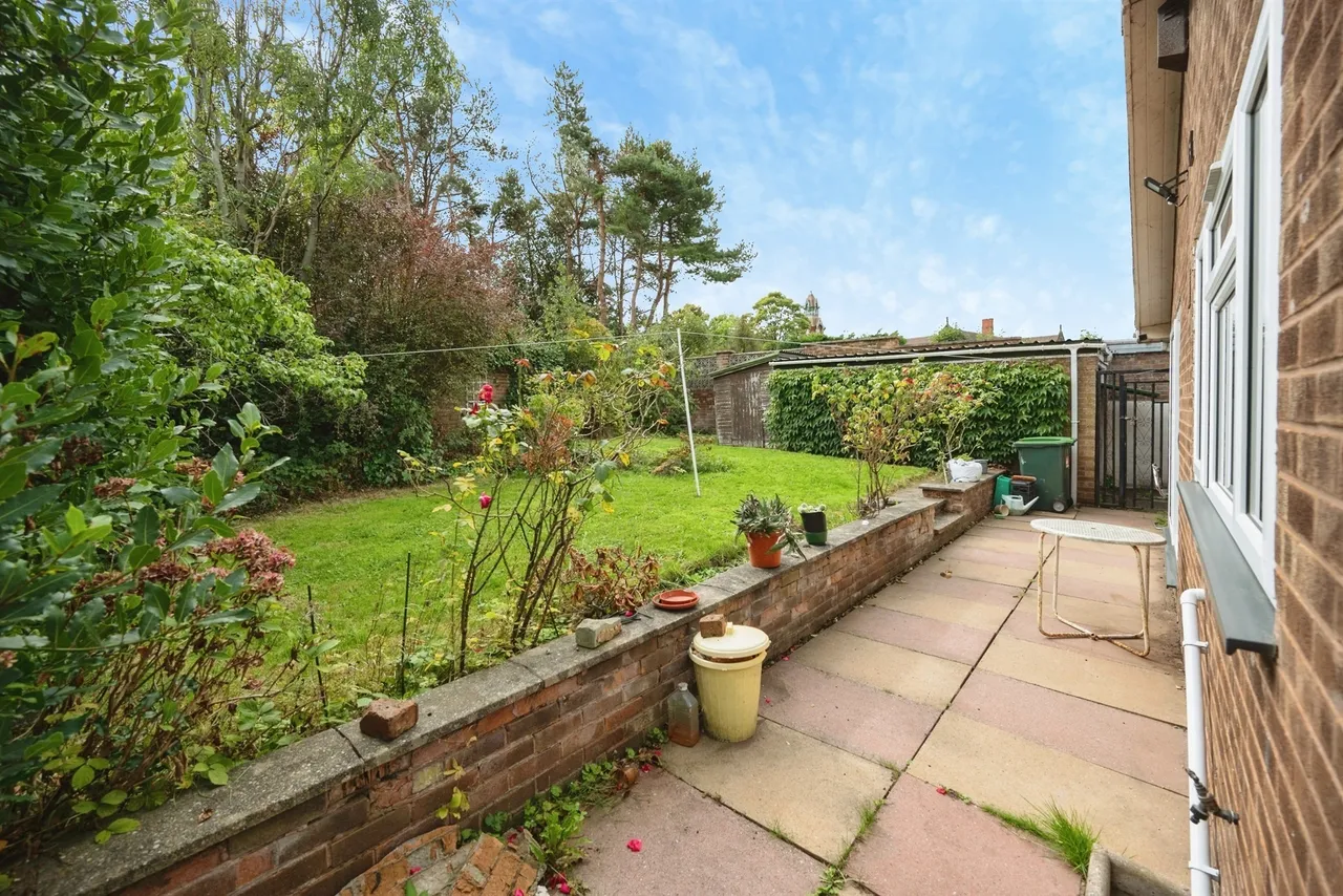 Devonshire Drive, West Bromwich, B71, photo 7