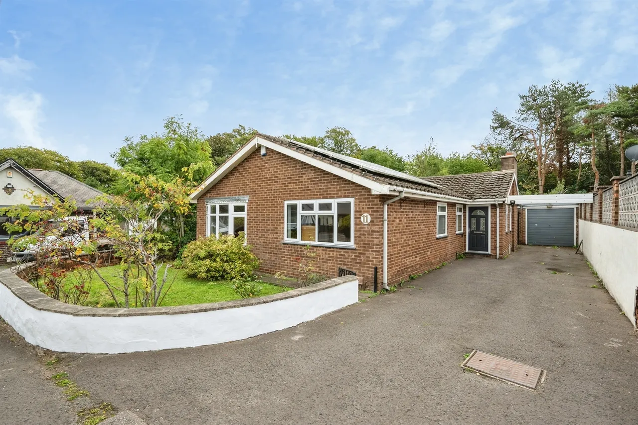 3 bed house for sale, Devonshire Drive, West Bromwich, B71