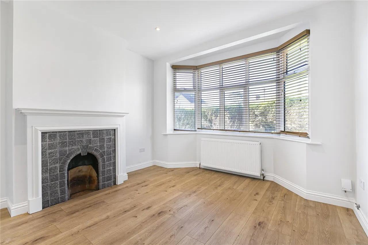 Lyncroft Gardens, Hounslow, TW3, photo 3