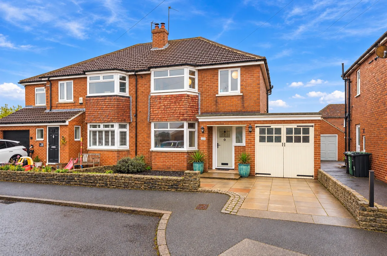3 bed house for sale, Lyndhurst Crescent, Scholes, LS15