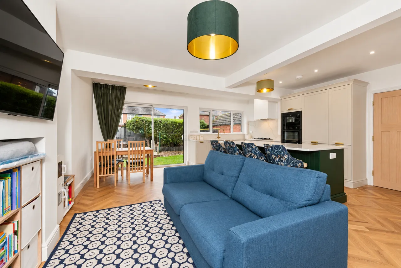 Lyndhurst Crescent, Scholes, LS15, photo 4