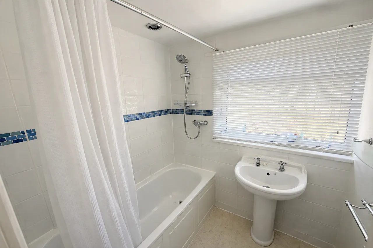 Magdalen Drive, East Bridgford, NG13, photo 9