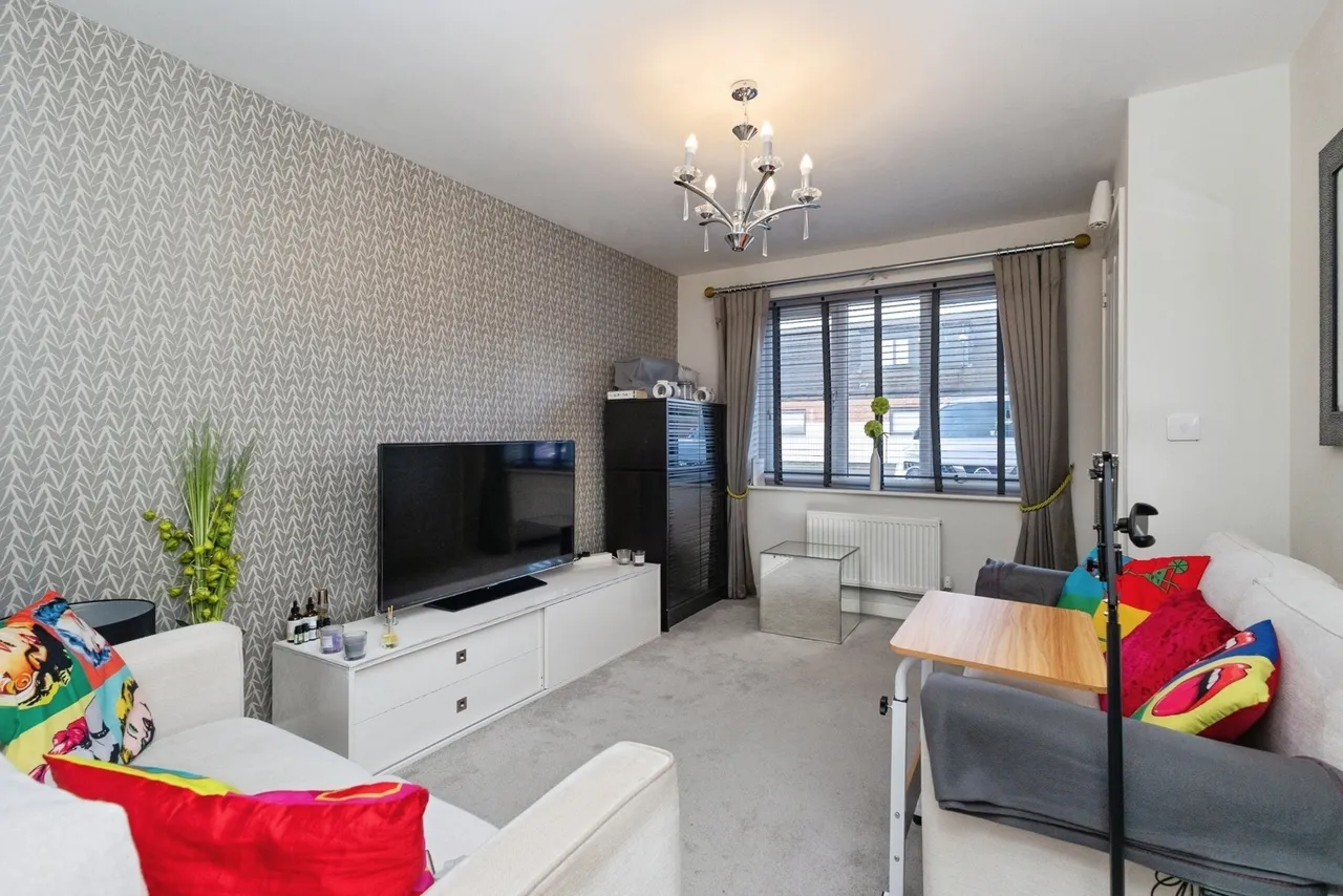 Acacia Road, OLDHAM, Lancashire, OL8, photo 2