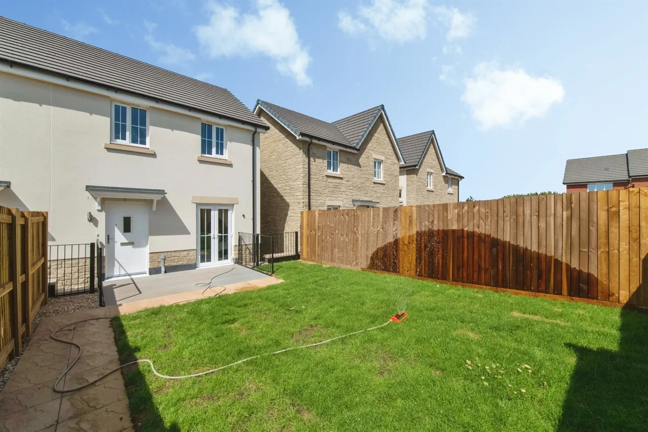 4 bed house for sale — Covert Close, Axminster